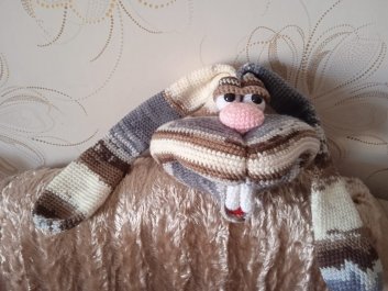 Чумовой заяц Кекс. Вязанная игрушка.